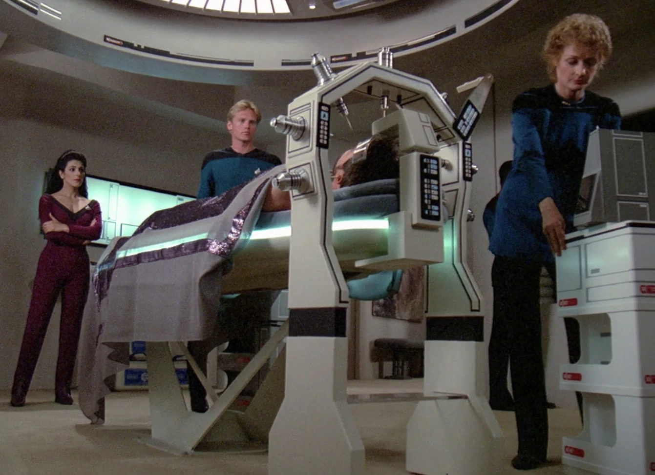 Star Trek The Next Generation: Shades of Gray
Machine that will artificially stimulate brain neurons, keeping them active and resisting the virus. Used to evoke positive, and then, negative dreams. Finally, it was used to evoke dreams of raw, primitive feelings of fear and survival.